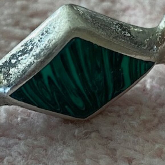 Vintage STERLING SILVER & Striated TURQUOISE Triangle Solitaire BANGLE BRACELET - Picture 3 of 5